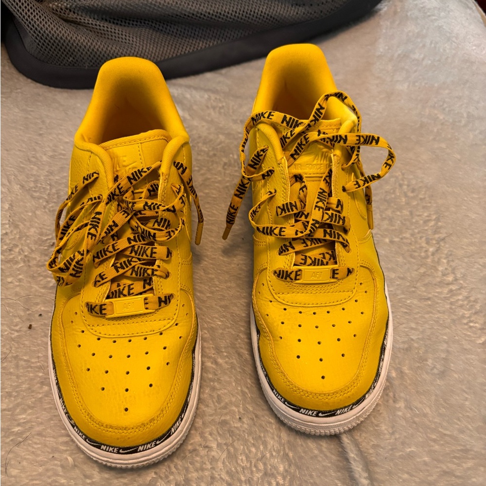 Nike Air Force 1 '07 SE Citron